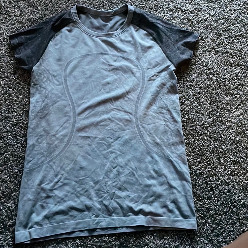 Lululemon: Swiftly Tech Short Sleeve Size 12